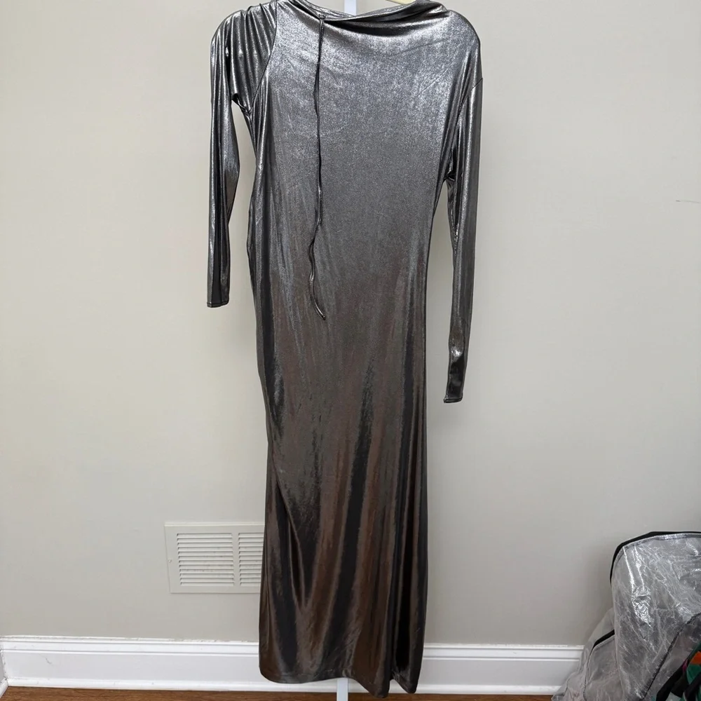 BIMBA Y LOLA
LONG METALLIC SILVER DRESS SIZE XS - Picture 3 of 6